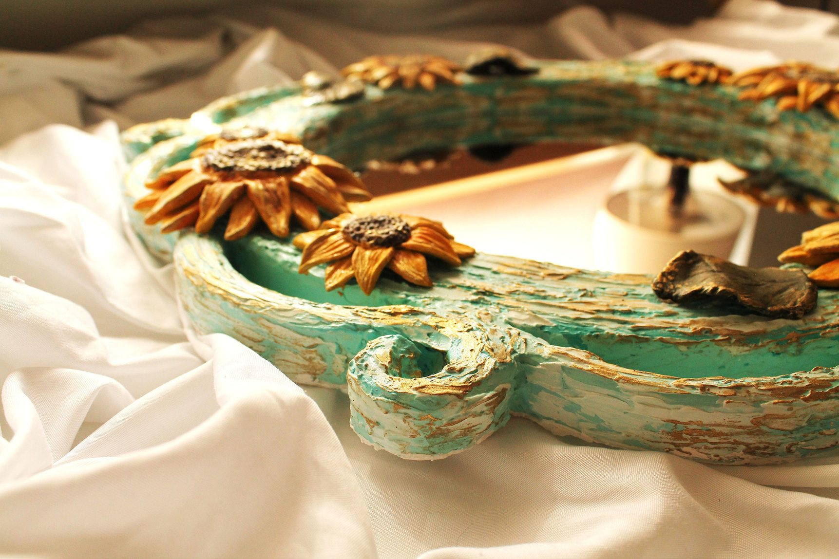 Sunflowers Sculpted Wall Mirror - Van Gogh Inspired - 3D Floral Art (42x42 cm) - Image 4