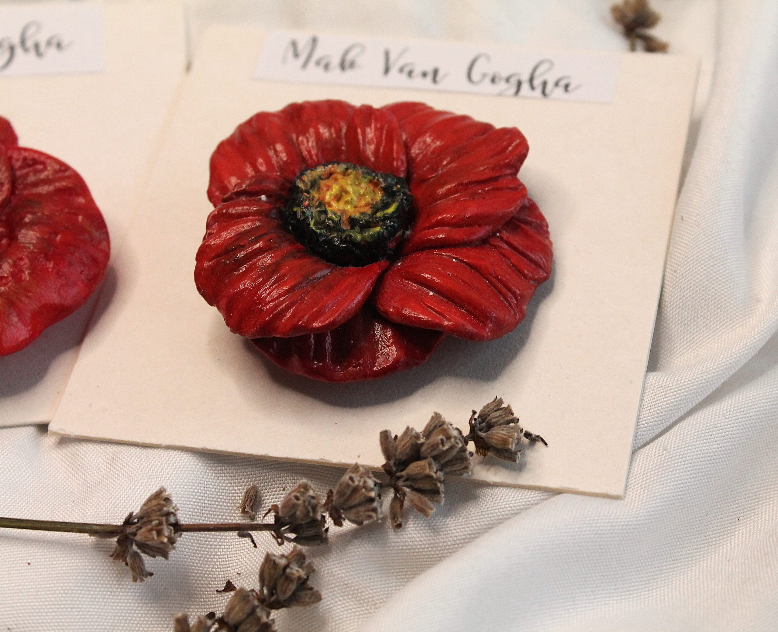 Magnetic 3D Poppies – Red Sculptural Flower Accessory for Mirrors & Decor - Image 4