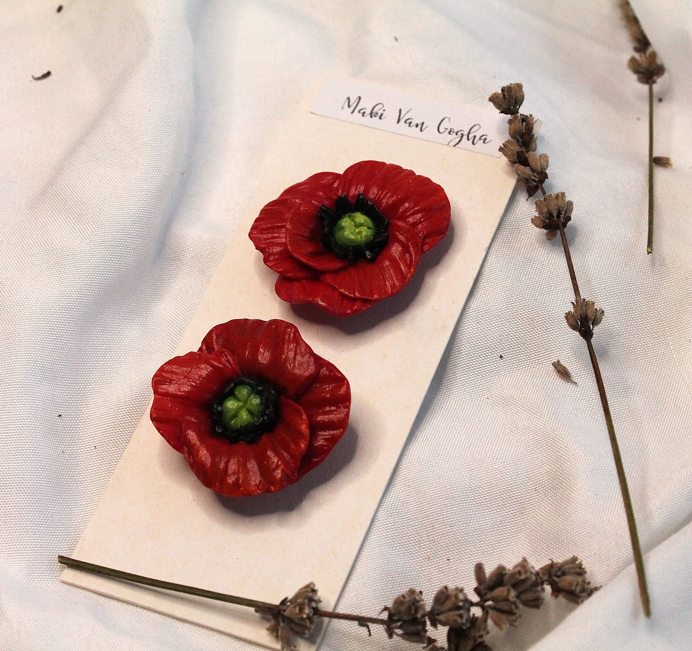 Magnetic 3D Poppies – Red Sculptural Flower Accessory for Mirrors & Decor - Image 11